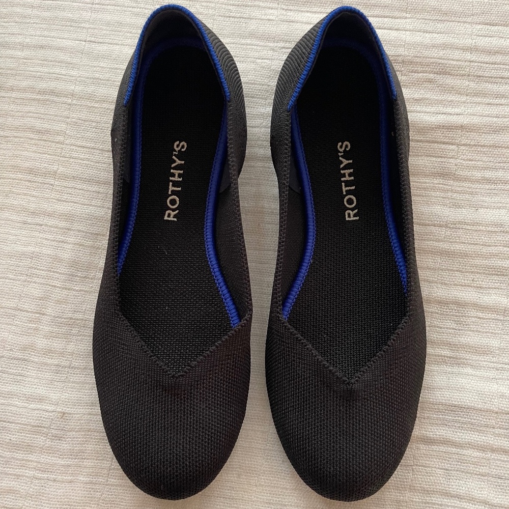 Rothy's black round-toe flat